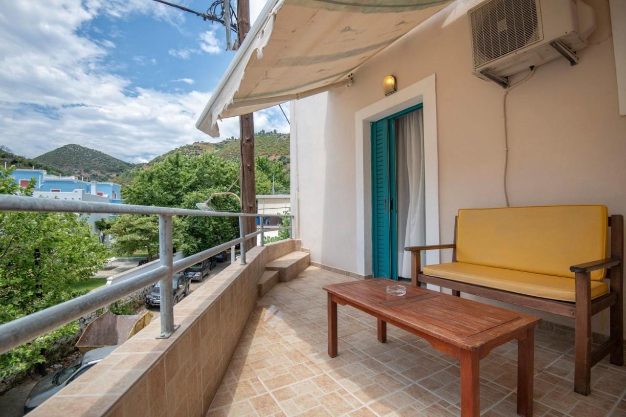 Puerto Seaside Rooms Akhladheri ภายนอก รูปภาพ