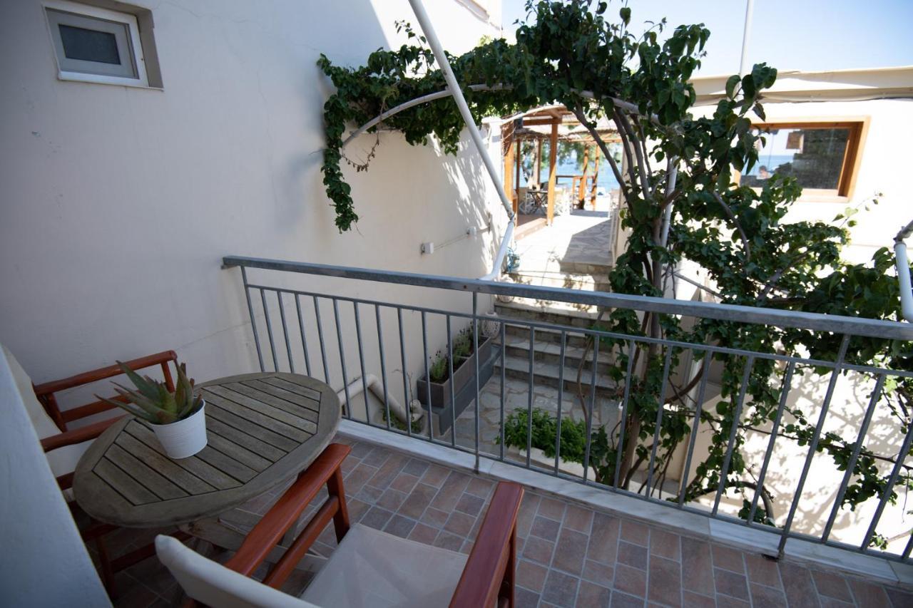 Puerto Seaside Rooms Akhladheri ภายนอก รูปภาพ